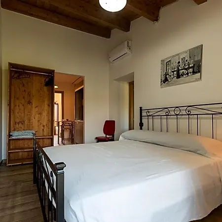 La Maison De Martine Bed & Breakfast