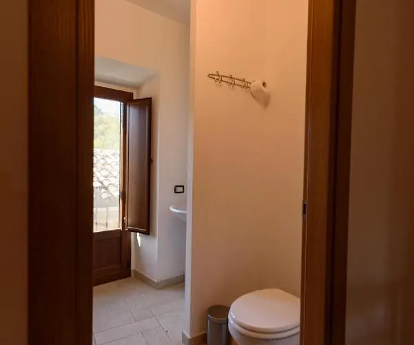 La Maison De Martine Bed & Breakfast 3*